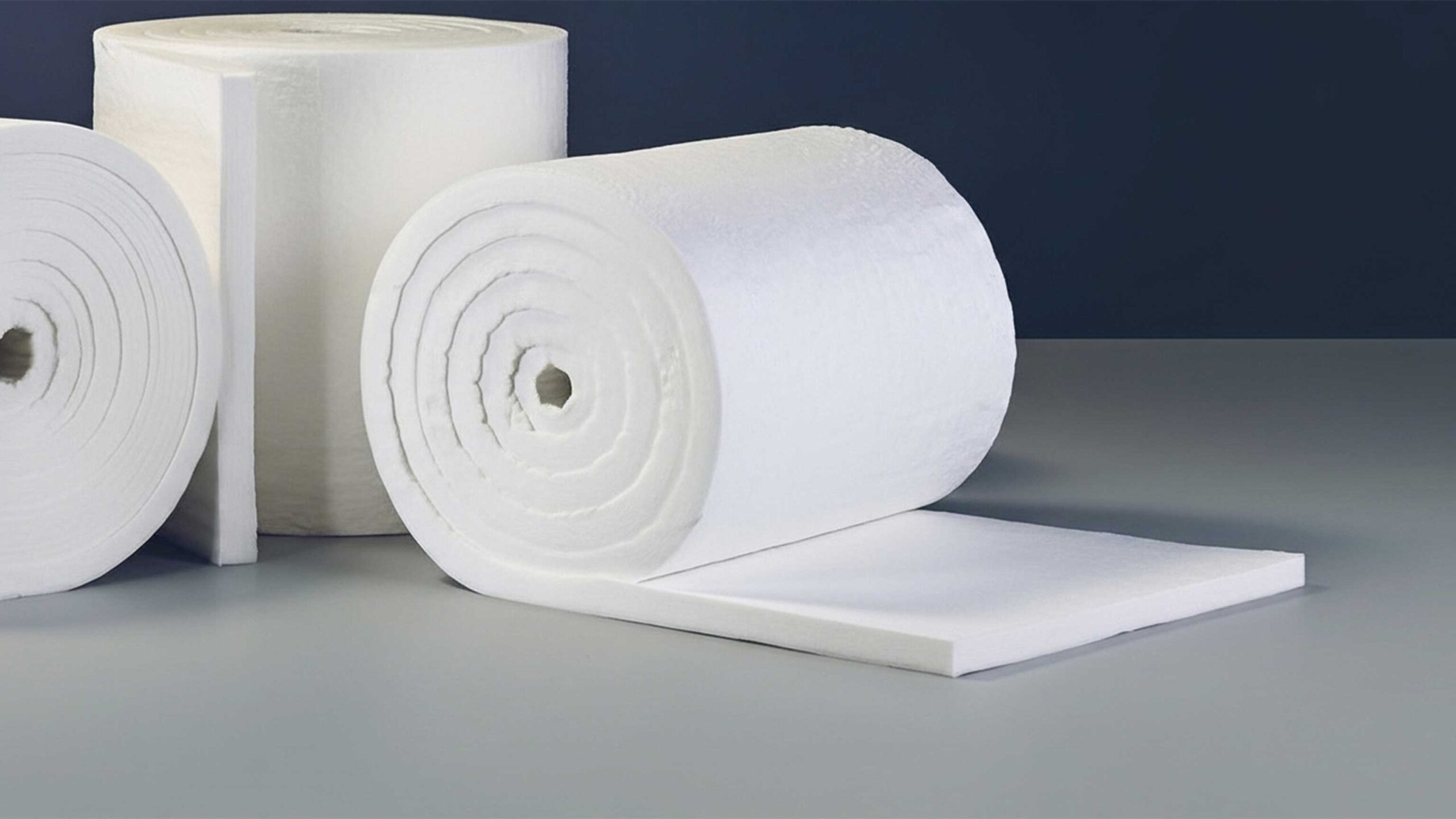 رول عازل حراري